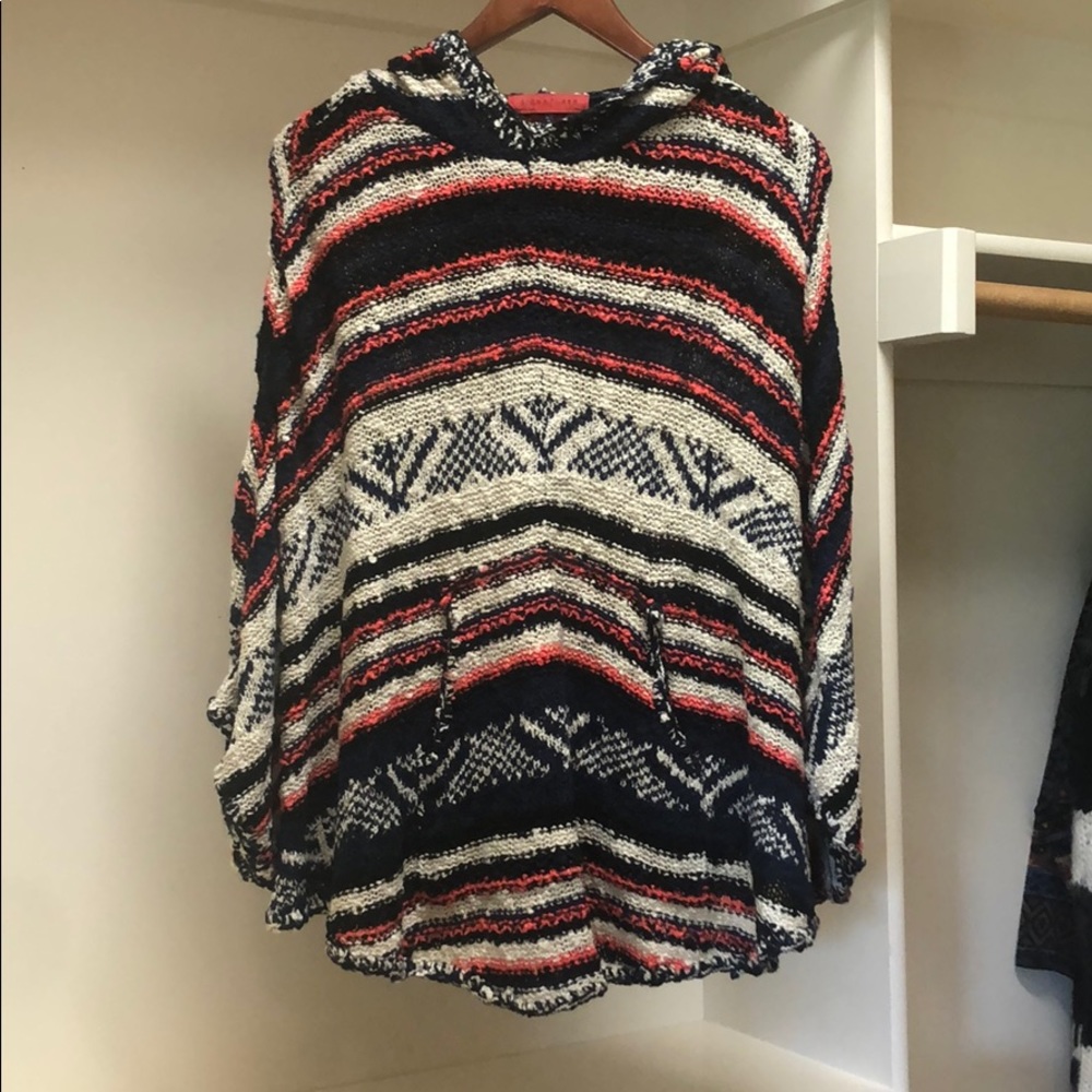 Poncho like sweatshirt